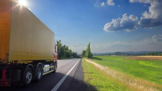 Vnitrostátní nákladní doprava a přeprava z Ostravy do EU a ČR - spediční služba Freightsped